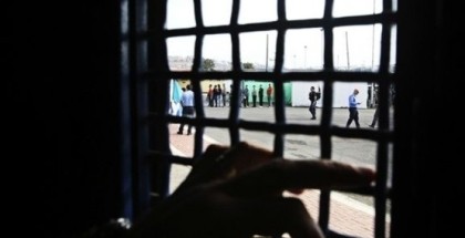 محكمة الاحتلال تحول والد شهيدين من جنين للاعتقال الإداري