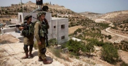 الاحتلال يطرد عائلات فلسطينية من منازلها في الاغوار