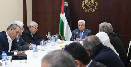 قيادي في فتح: الرئيس عباس أطلق سيل من الشتائم والتهديدات في اجتماع المركزية الأخير