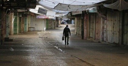 الشرطة تغلق 100 محل تجاري في الخليل لعدم التزامهم بقرارات الحكومة الأخيرة