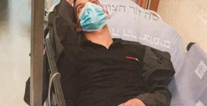 الاحتلال ينقل معتقل إلى المستشفى بعد الاعتداء عليه