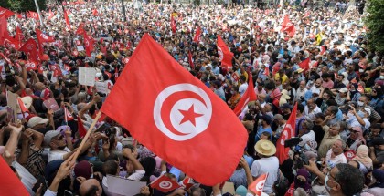 التونسيون يصوتون في الاستفتاء على الدستور الجديد