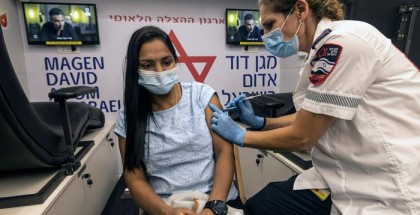 زيادة في عدد المصابين ولقاح جديد يصل اليوم إلى "إسرائيل"