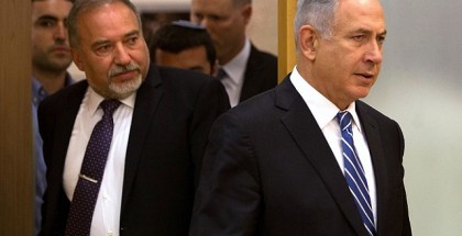 ليبرمان: حكومة "إسرائيل" انتهت والتخلص من نتنياهو "مكافأة للشعب"