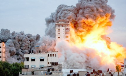 لأول مرة منذ عام 2006.. "إسرائيل" تقصف بعلبك شرقي لبنان