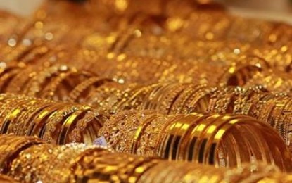 صعود الدولار تُجبر الذهب على التراجع