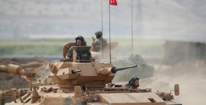 الجيش التركي يقصف مواقع بسورية ويقتل عددا من قوات النظام