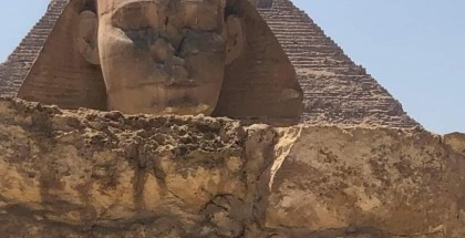 تمثال "أبو الهول" يثير ضجة في مصر بعد انتشار فيديو له "نائما".. وخبير يوضح!