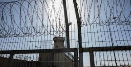 أبو بكر يستنكر تنصل إدارة السجون من اتفاقها مع الأسرى الإداريين المضربين عن الطعام