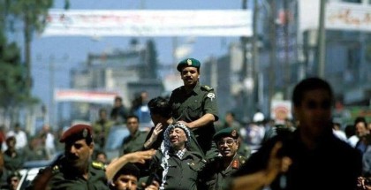 28 عاما على عودة رمز فلسطين "ياسر عرفات" إلى أرض الوطن وسط استقبالٍ شعبيّ مهيب
