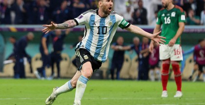 الأرجنتين تهزم المكسيك وتُبقي على أمل التأهل